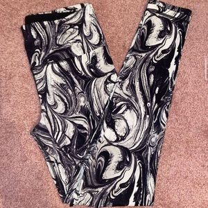 🌻2/$25 | VSX tie dye leggings